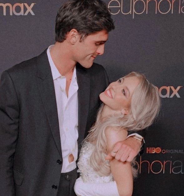 @𝗵𝗼𝘄𝗮𝗿𝗱 
   𝗽𝗼𝘀𝘁𝗲𝗱 𝗼𝗻 𝘁𝗵𝗲𝗶𝗿 𝗶𝗻𝘀𝘁𝗮 𝘀𝘁𝗼𝗿𝘆 !