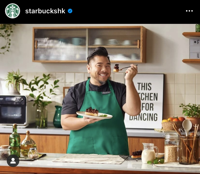 Gabriel54948132's tweet photo. @PaolaMKT Starbucks, en sus paginas de Instagram alrededor del mundo, utiliza contenido diferenciado para enseñar a su personal. Las personas tienen rasgos físicos diferentes dependiendo de su cultura. Estos ejemplos son de Brasil, Jamaica, Chile y Hong Kong. #CConsumidorUSFQ https://t.co/N8w1bHS97V