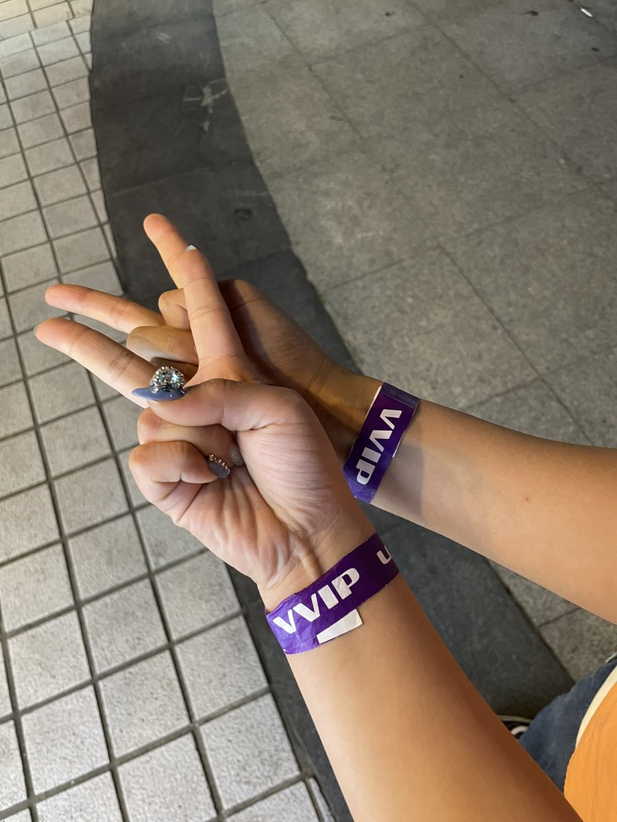 어제 클럽 깄는데 동물의 왕국이더하