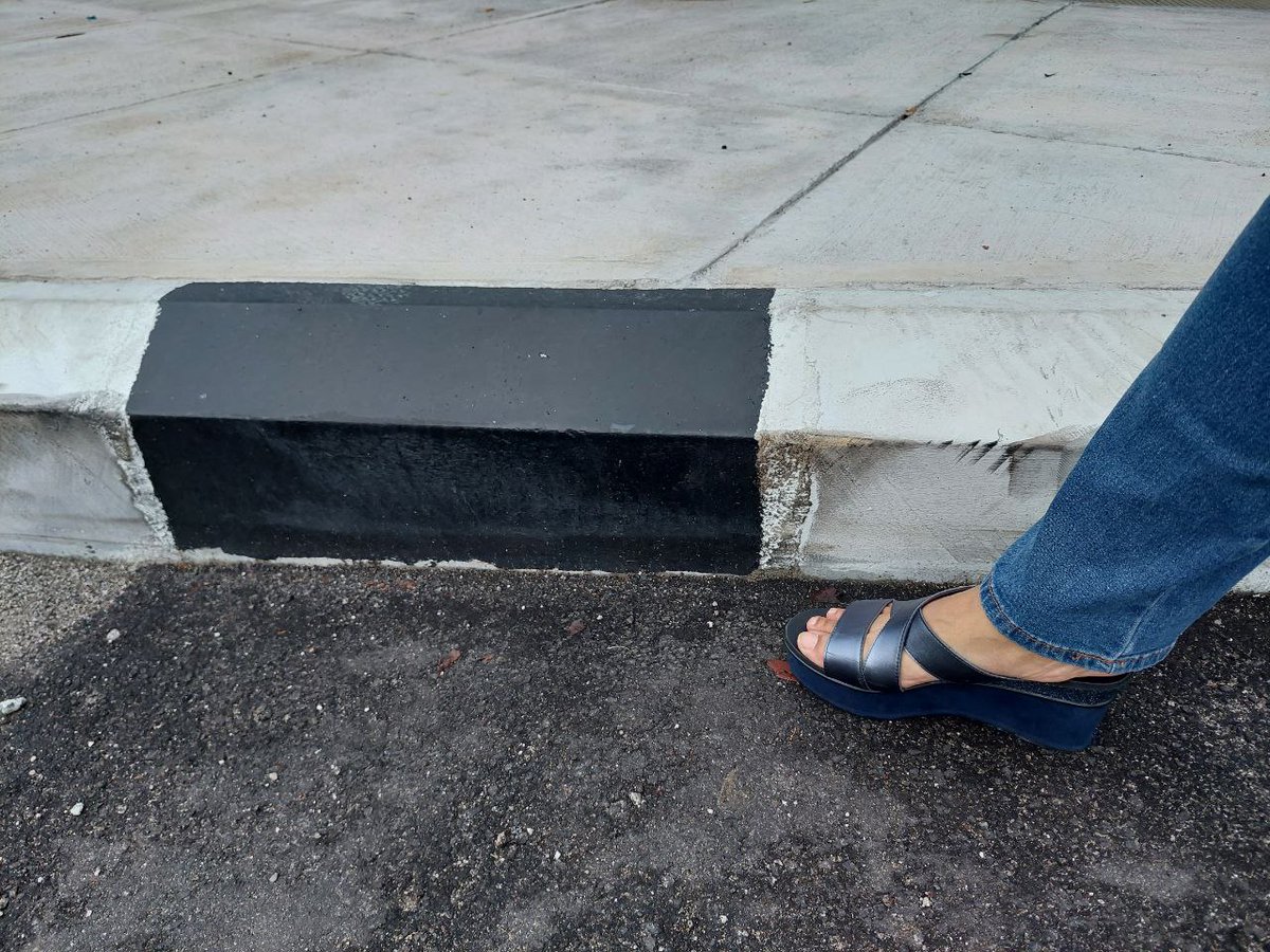 __sha___'s tweet image. Hey, kawans, to prove how inaccessible and unsafe pedestrian infrastructure is (not just to OKUs), do you think I could get a collection of images of pathways, curb cuts, curb heights on your daily meanderings like these?

#disabledproblems #oku #pwd #ablistbullshit