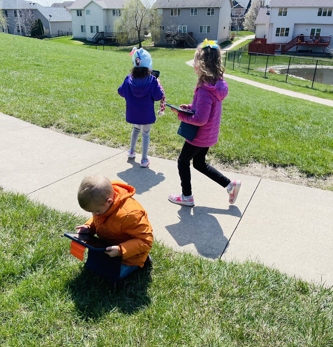 It was a fast and furious two days of great learning with fun mixed in for students and teachers @WalnutHillsEl! To say it was an incredible experience would be an understatement! A 2nd grader is disappointed he forgot to get <a href="/PatsyHetz/">Patsy Hetz</a> signature! 💓 She is amazing! Thank you!!