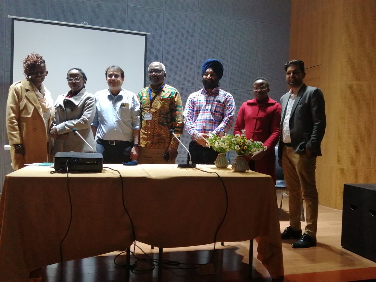 kettychunga's tweet photo. Took sometime to support the pre and post BMT patients management and the role of BMT in sickle cell management...in the company of the giant Doctors from @fortis_hospital @Vikasdu76438601 and our very own Dr. Kabamba as the host @Levy M.T. Hospital
#BMTAWARENESS
#SCDCURE
#ZSCAS https://t.co/Rw7lmJZwHW