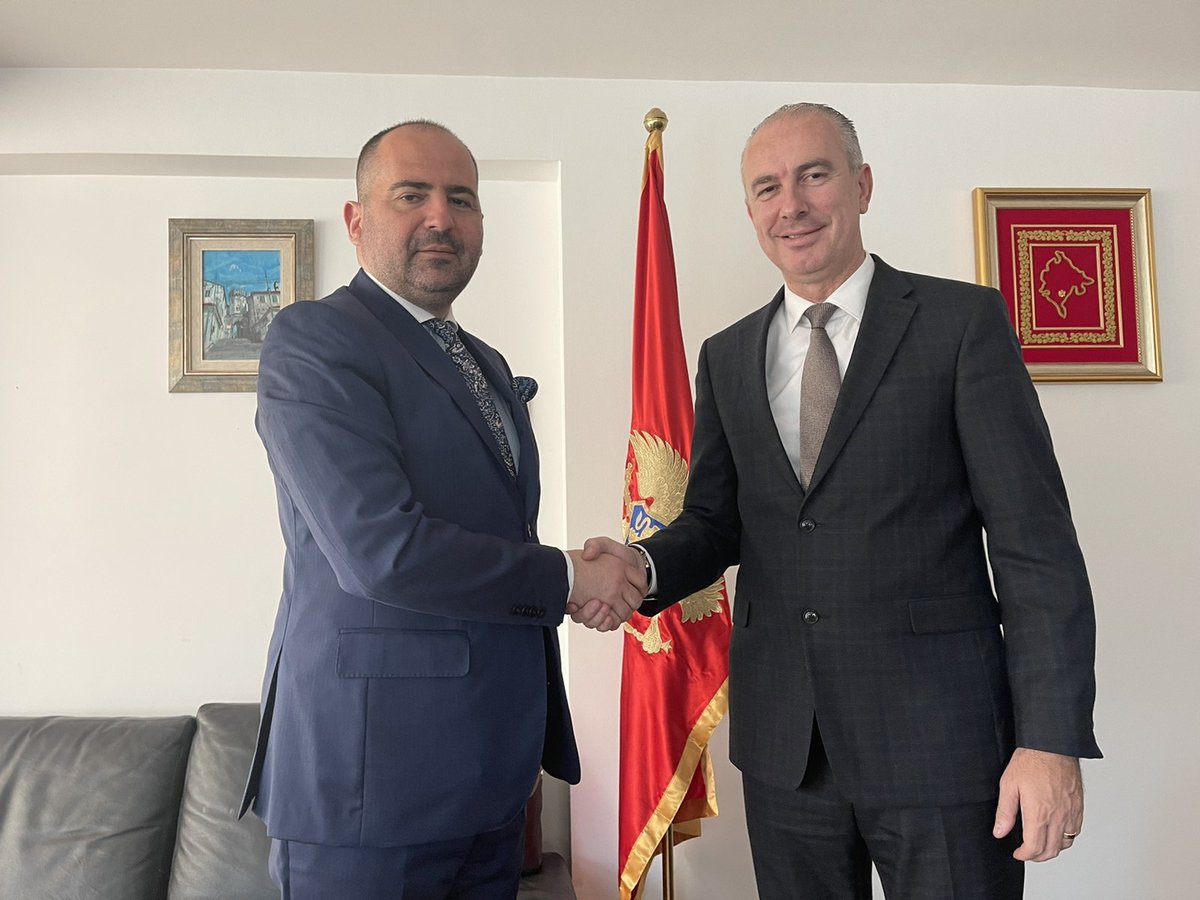 AlEmbassyMNE's tweet photo. Kënaqësi takimi me Fatmir Gjekën, Ministrin e ri për Pakicat dhe të Drejtat e Njeriut në Qeverinë e MZ. https://t.co/1KSzkJHC2S