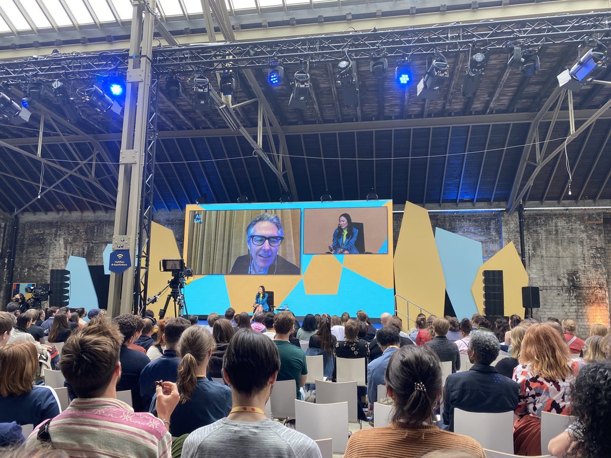 simpsoneh's tweet photo. And it’s Ira Glass! Saruul Krause-Jentsch interviews the podfather #spotifyallears https://t.co/QZWmN1R21J