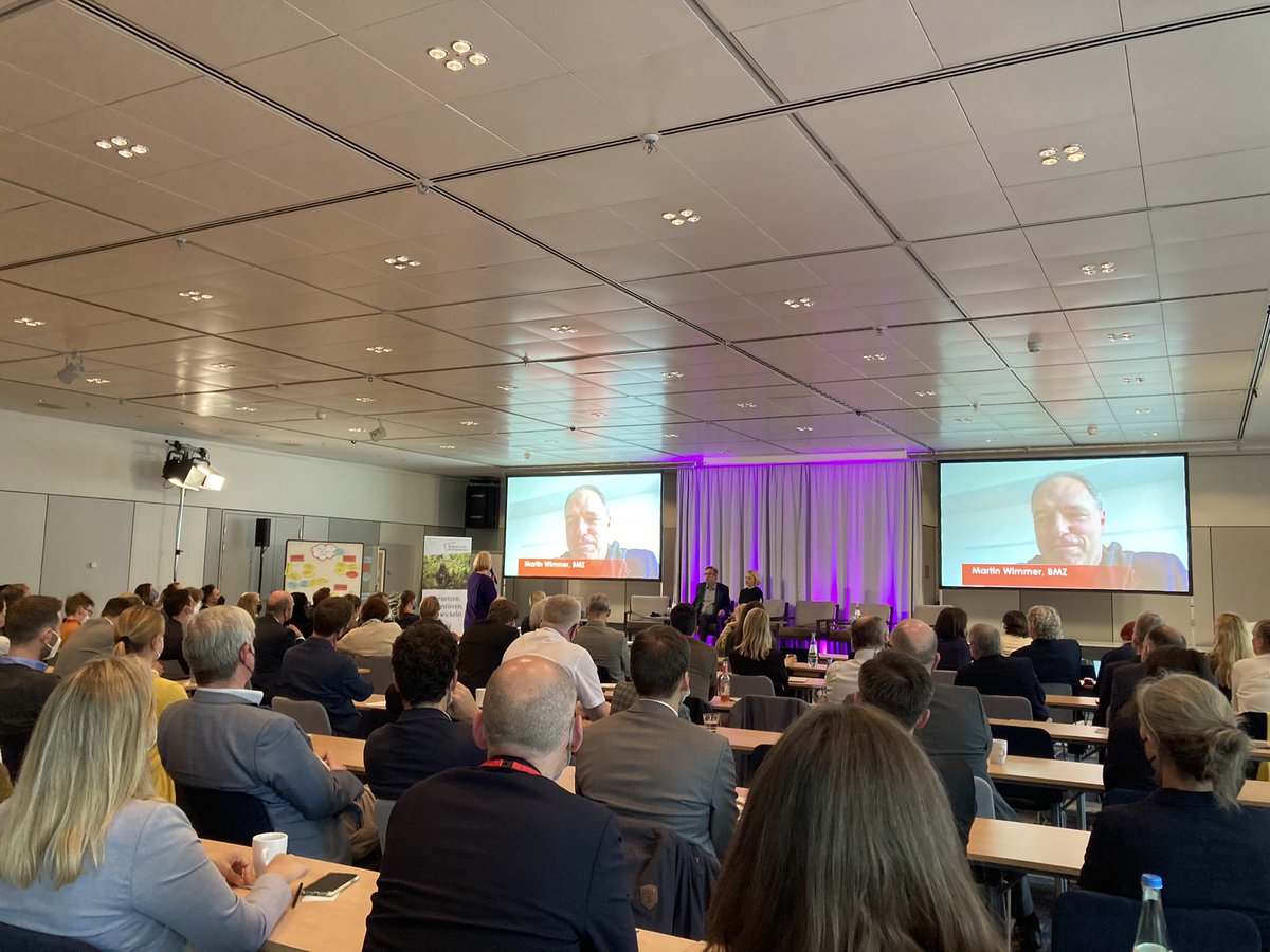 U_Mahadi's tweet photo. #MartinWimmer @BMZ_Bund opening our panel on #GreenRecovery #BuildingBackBetterTogether. Different partners build a strong network #BusinessScoutsforDevelopment for successful development cooperation. #BSfD @giz_gmbh @Der_BDI https://t.co/iyiOalK8VB