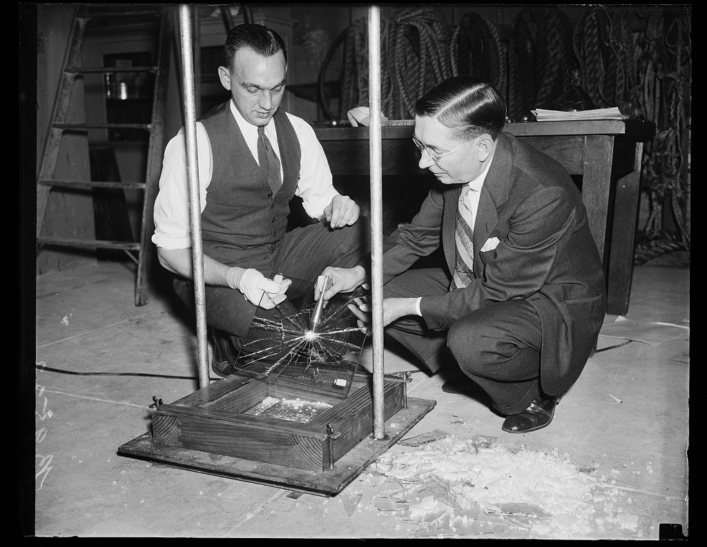 Mystery Gadgets Galore! from <a href="/LibraryCongress/">Library of Congress</a> ift.tt/Tvr2Vxj