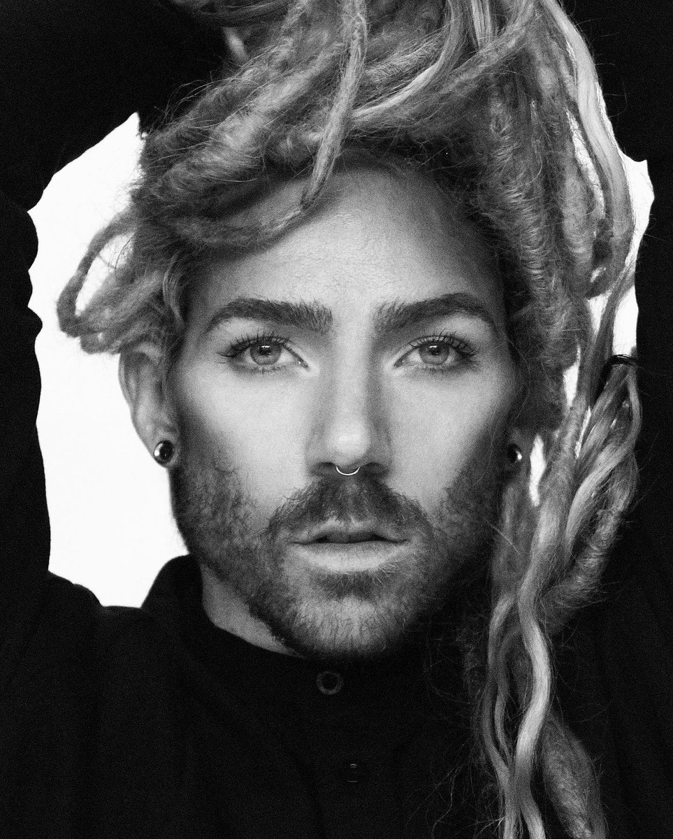 XanderMckeeFans's tweet photo. Xander Mckee long hair xD #longhair #dreads #egyptian https://t.co/8Cbf3rxzq7