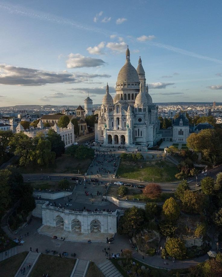 Jasmine_Mk93's tweet photo. THE SACRÉ-CŒUR
Montmartre, Paris, France 🇫🇷
https://t.co/wU2VeYb1hZ
#LaButte #district #Montmartre #SACRÉCŒUR #Paris #France #tourism #travelling #TravelGuide #History https://t.co/a8Mq3kHdsz
