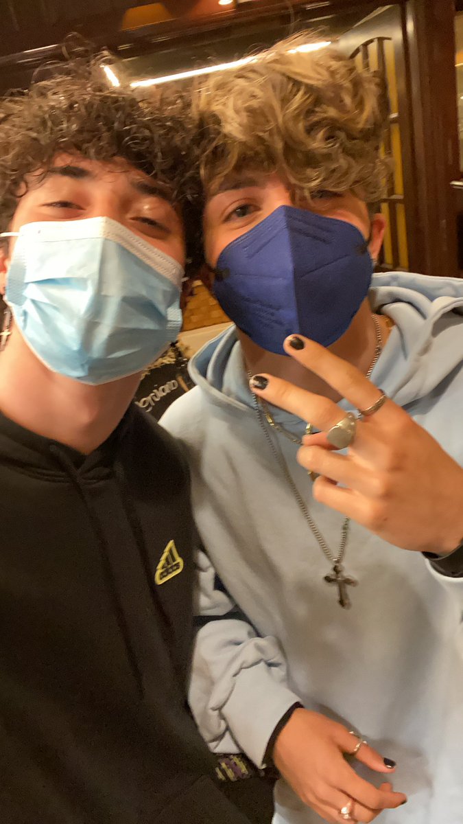 Siamo tornati.💜🤍 #ZENZONELLI