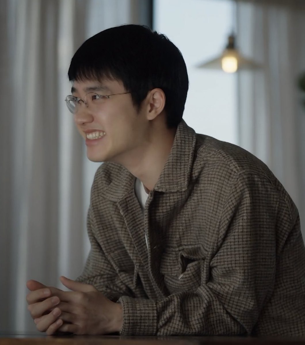 iksmilounge's tweet photo. [PIC] 220505 More of Kyungsoo smiling face talking about packing his luggage and ‘heart’ for this💕

#DohKyungsoo_OffTheGrid
#도경수_잠적_시즌선공개 https://t.co/32x1BwnEA2