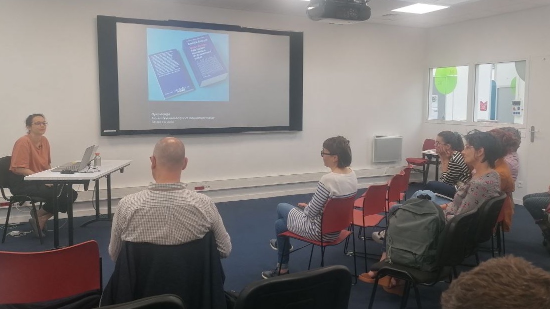 Conférence de @camilleBosque “Open Design, Mouvement Maker, Fabrication numérique” et temps d’échange avec les participant.e.s, l'occasion pour nous de vous faire redécouvrir une fiche de lecture sur le #LaboTiersLieux
👉 tierslieux.anct.gouv.fr/fr/ouvrir-les-…
#fabricationlocale