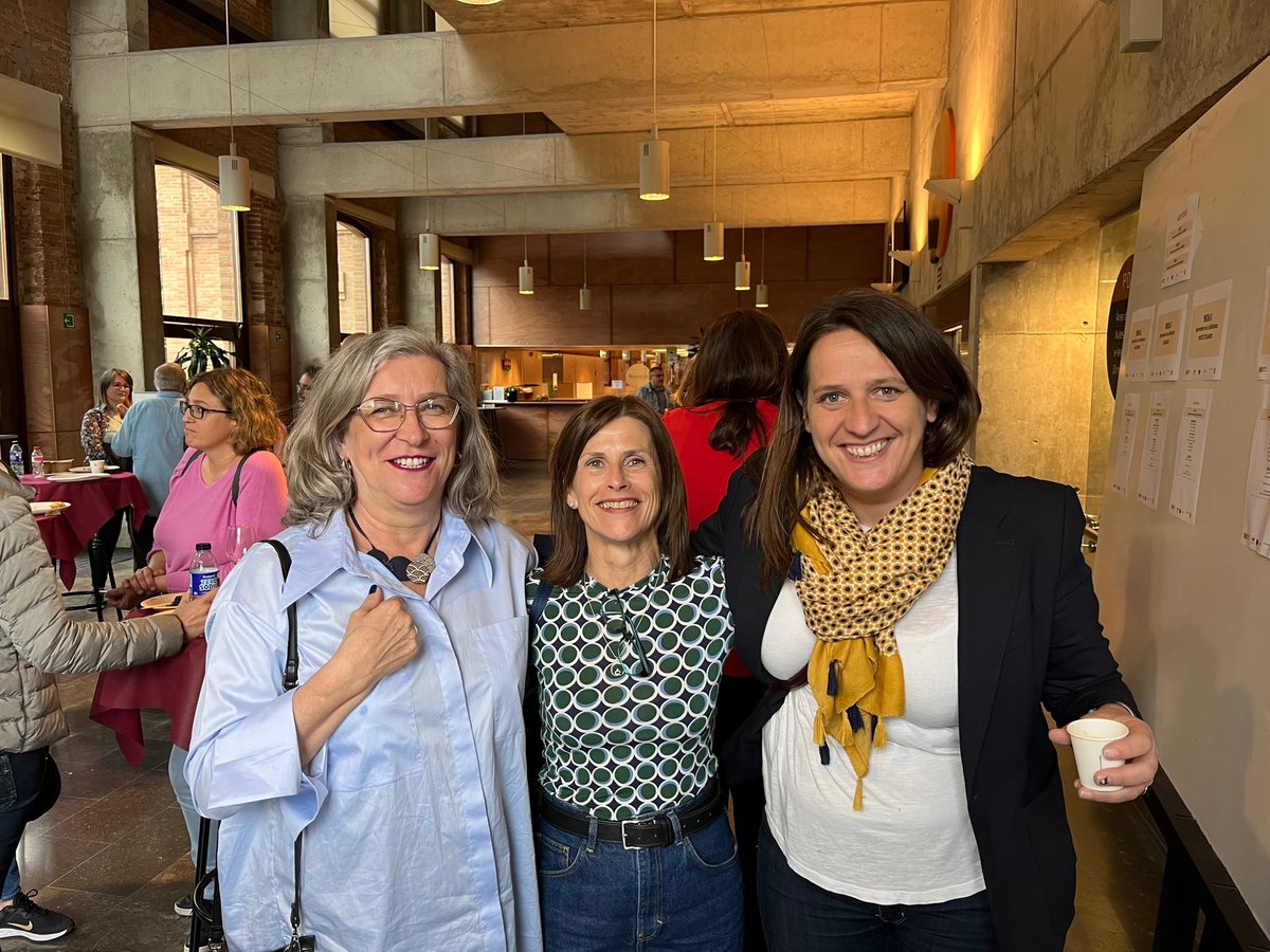 bescolaresgal's tweet image. Re-Encontros bibliotecarios nos #LABBS @aliciaselles @ArantzaMariskal
@citilab