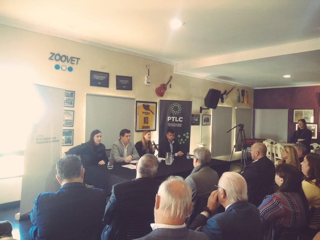 PTLCSAPEM's tweet photo. #ptlc #redppar
📢 Comenzamos el Primer Encuentro Presencial de Parques y Polos Tecnológicos de Argentina🇦🇷
📢 11 Parques de 🇦🇷 se juntan para discutir acciones a futuro y trabajar en pos de empresas que se basan en #economiadelconocimiento 💪🏼 https://t.co/s9LhwCPbI3