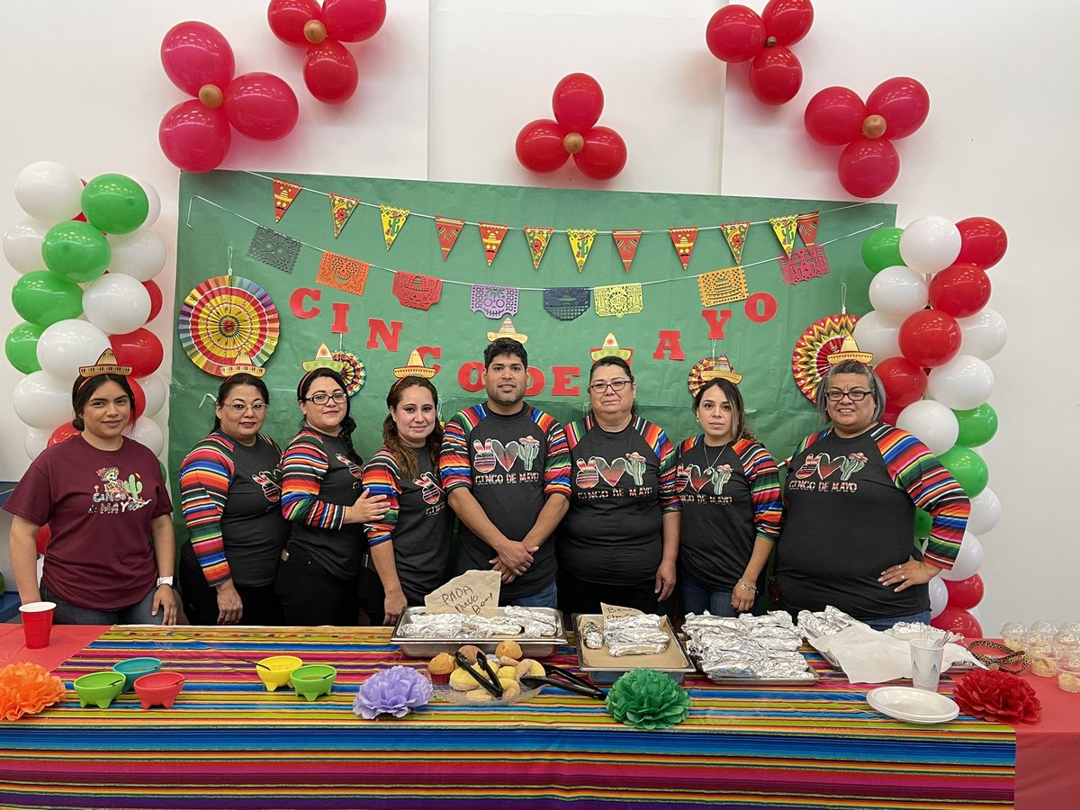 lockhartES's tweet photo. Thank you for hosting breakfast this morning for our team! #LockhartStrong #TeacherAppreciationWeek2022 https://t.co/VNcbR74gGO