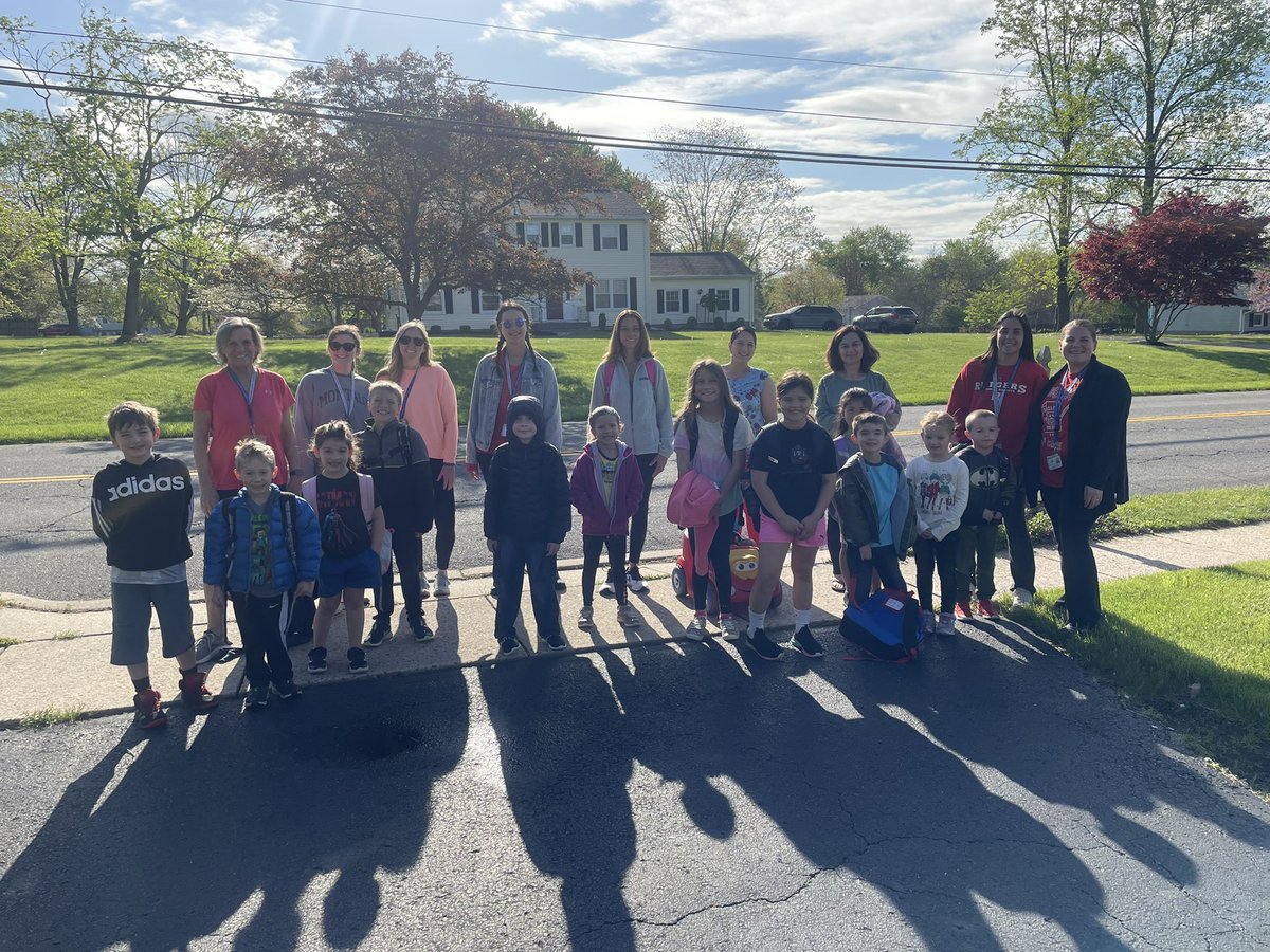 PE_withMrsD's tweet photo. I had a blast walking to school this morning with @MsMcNaught_ and Ms. Nichols for @BarleySheafFRSD Walk to School Day! Such a great way to start the day ☀️👟 https://t.co/bpgMrsLTn0