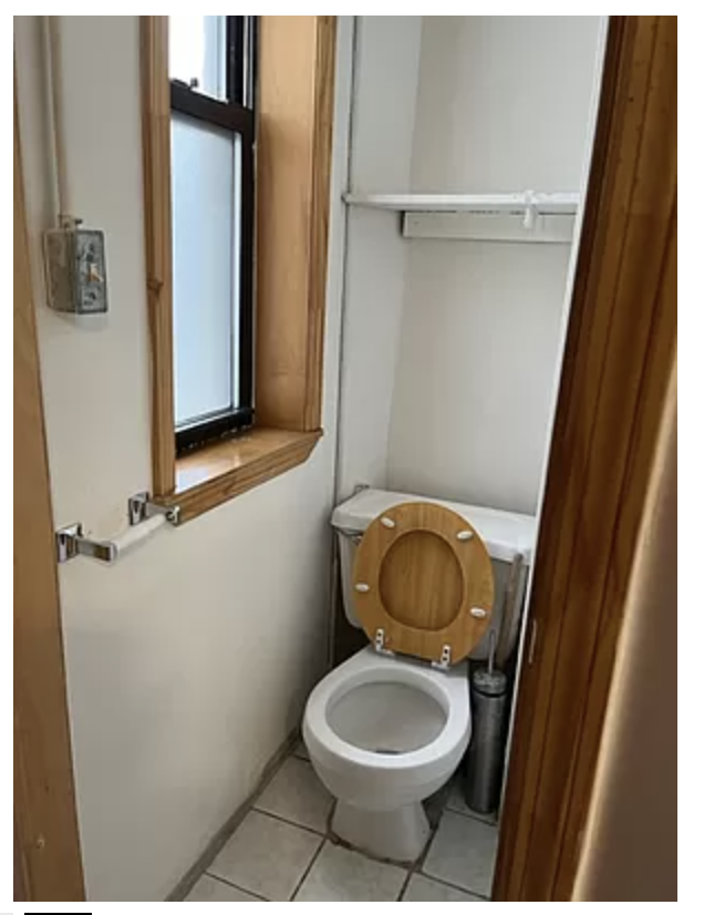 withtwoxs's tweet photo. whats happening in the NYC rental market should be illegal. this 'newly renovated' apartment is $2,000/mo + brokers fee https://t.co/HA0aKgkD5t