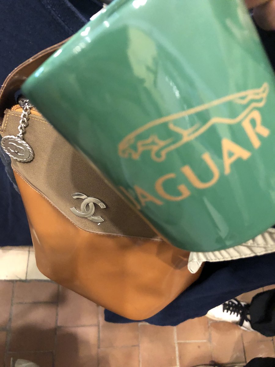 Vintage faux Chanel and Jaguar in the cup - casual day in thrifters life 🤠

#Jaguar #fantom $FTM