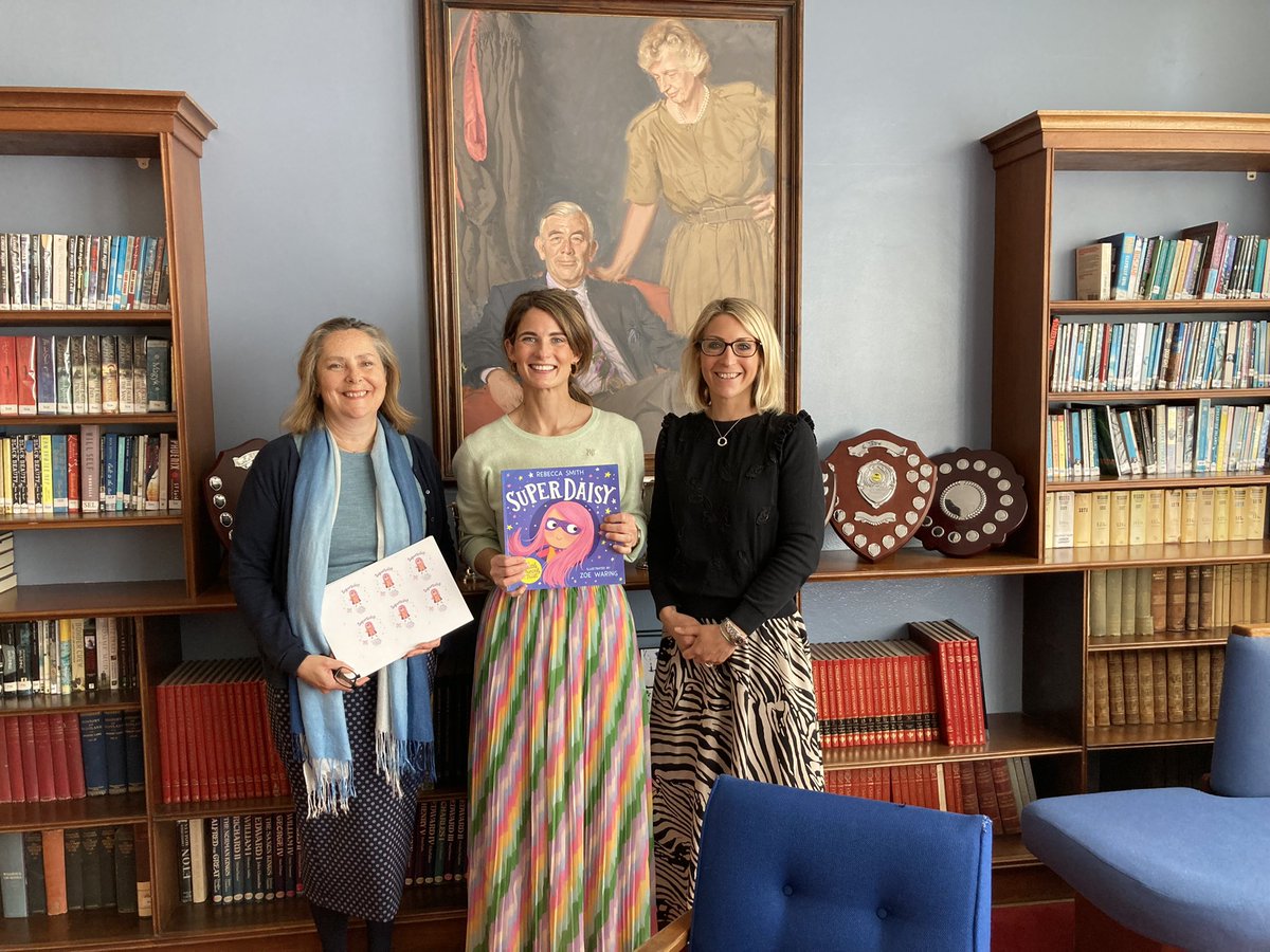 WellesleySchool's tweet photo. Awesome to welcome children’s author, Rebecca Smith to Wellesley this morning to talk with our pupils about her uplifting and inspirational new book #SuperDaisy
#TheLittlePrincessTrust @HarperCollinsUK https://t.co/GNKORqWt4I