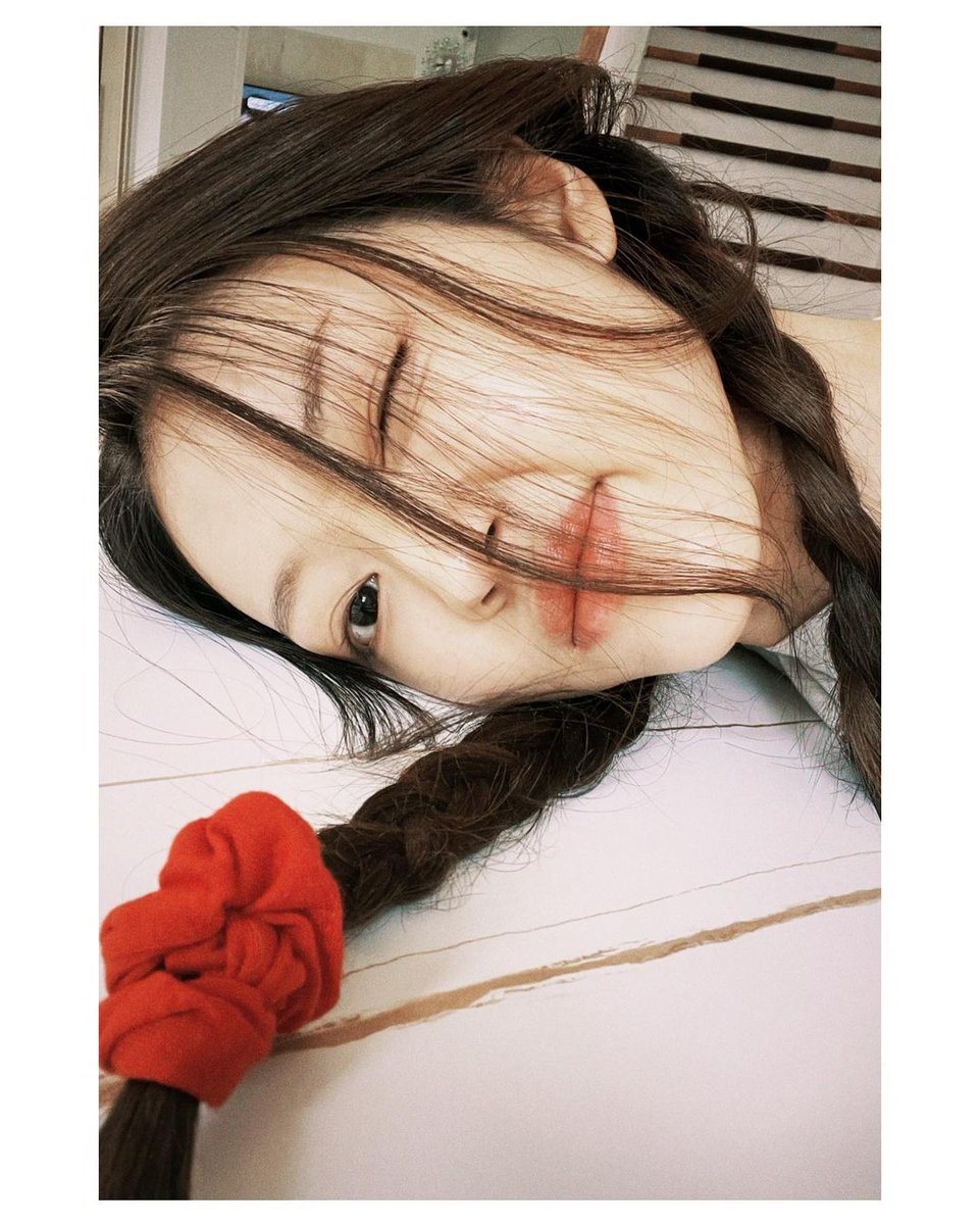 Yooaime's tweet photo. Good food puts you in a good mood! Cherry Sha today had a bucket full of choco balls. Some people said that choco has the ability to boost your mood and: IT'S TRUE. 🎀 https://t.co/dsqGyNooLl
