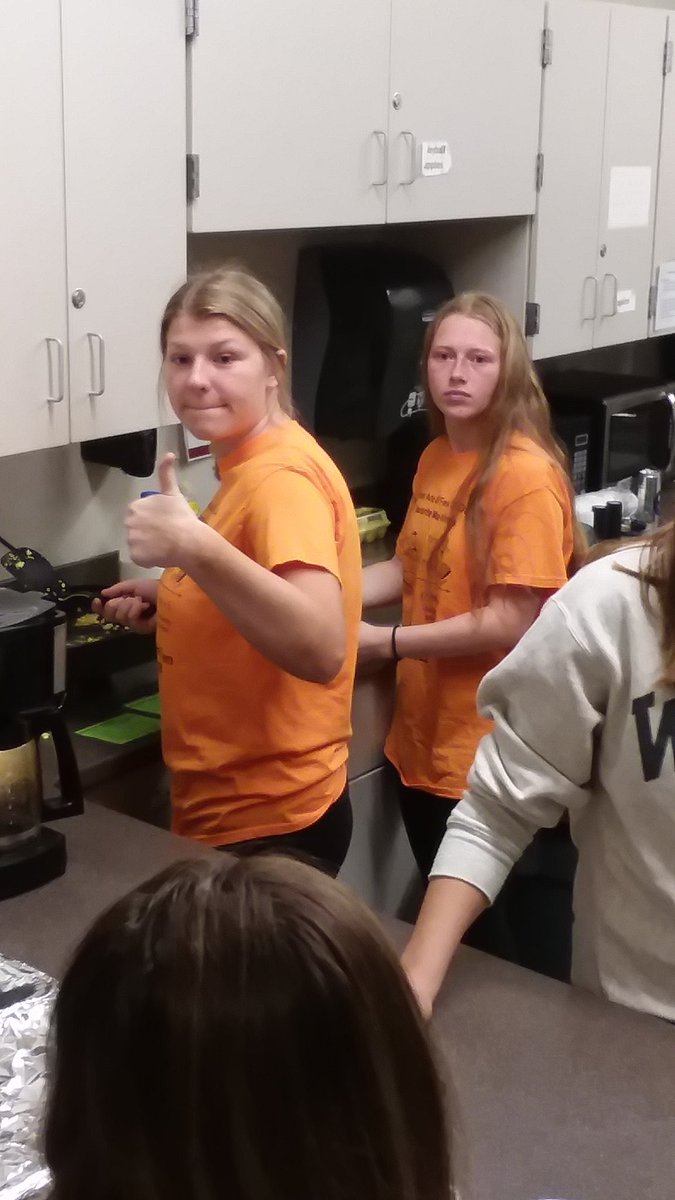 Bmagee72723875's tweet photo. Treacher Appreciation Breakfast sponsored by RBHS StuCo. Thank you teachers for all you do. #redbudhs #redbud132 https://t.co/ZuUKHKsFh9