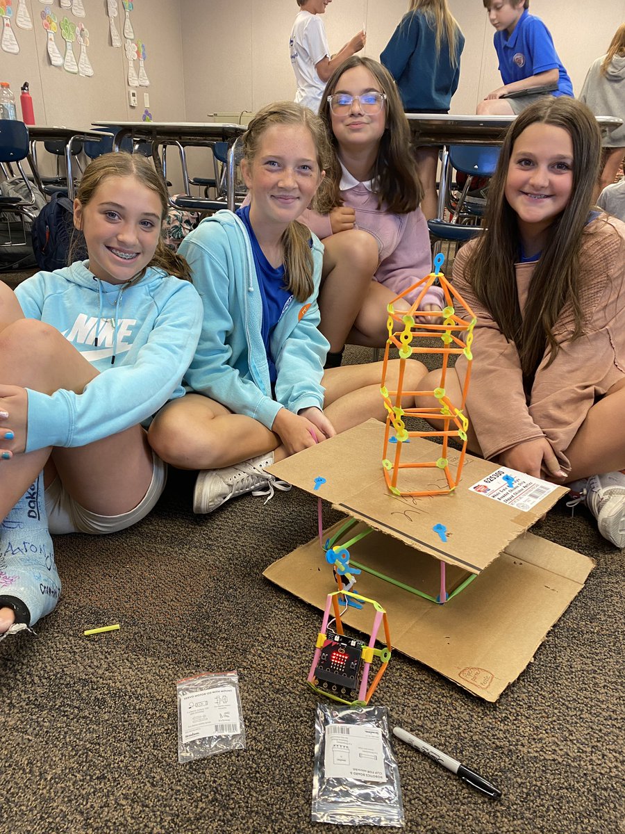 mrssjwitt's tweet photo. We had the best time finishing our shake tables yesterday! @strawbees @microbits #BCBEfullSTEAMahead #baldwinproud https://t.co/J6mIbtb0yk