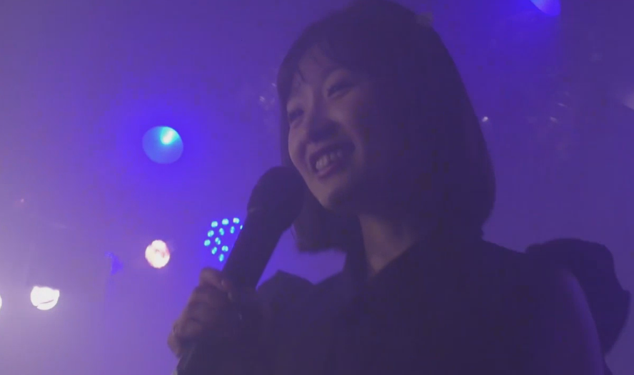jmo8294's tweet photo. #小熊あやめ
2022-05-05 阿佐ヶ谷家劇場
封印されし伝説のスモークフェス・2部
처음에 연기때문에 화면이 거의 보이지않았다.😅
아야메짱이 급하게 수습을 해주었기에
처음접하는 이색라이브지만 매우 재미있게
마지막까지 즐길수 있었습니다.😁
#君と私星と宇宙
#HEARTGATE
#理由
#illuminate https://t.co/OM0ThnXKeY