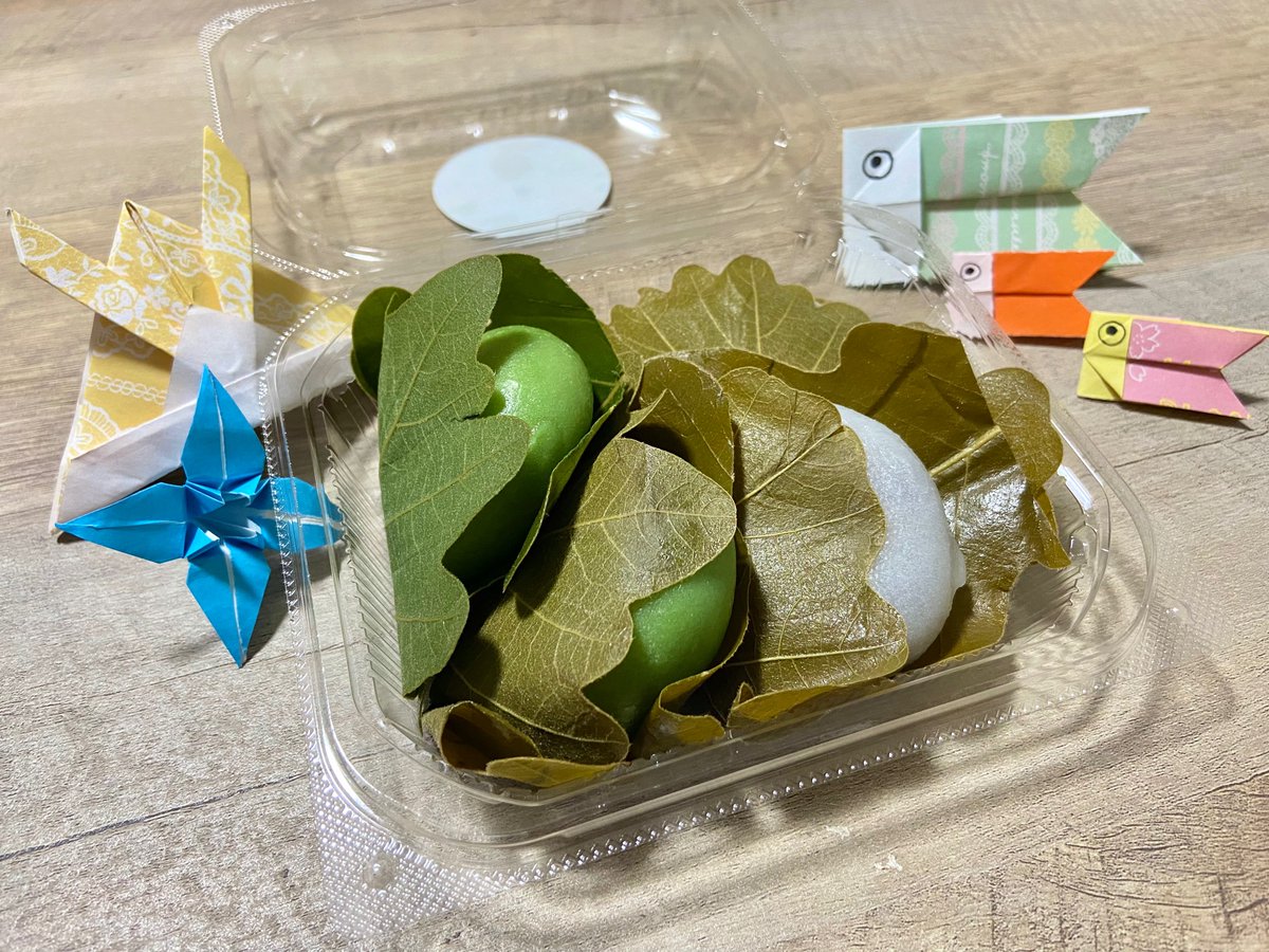 mihono0209's tweet photo. 端午の節句👦🏻

日本文化の為
うちに子どもはいませんが…柏餅を😊
折り紙なんかも折ってみて…笑

子孫繁栄の意味もあるみたいなのでいいかな👍🏽 https://t.co/iOdIHRDLEt