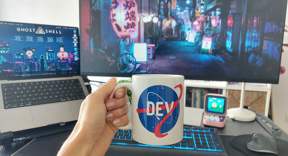 coding_mermaid's tweet photo. Thanks @ThePracticalDev for the gift!
It was such a nice idea to have the Nevertheless #shecoded event 💙 https://t.co/PccwPOew8N