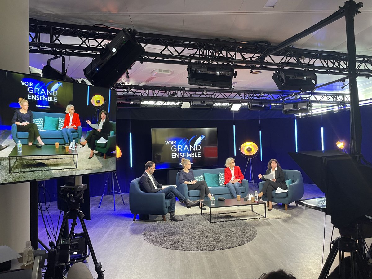 MathieuRG7's tweet photo. En février, WMH Project a organisé le 1er événement commun EssilorLuxottica en France.
Cet e-Event, à destination de leurs opticiens partenaires, avait notamment pour objectif de présenter leur nouveau programme de partenariat.
#digitalevents #event #wemakeithappen #wmhproject https://t.co/QlKbidQFUj