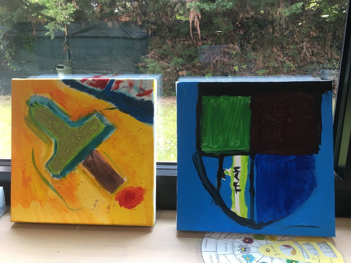 Lewillerhof's tweet photo. Apports de l'Atelier Arts Plastiques à l'Exposition Médiathèque du 03 au 14 juin Erstein autour des séances d'Histoire en classe UEE à Erstein.
Productions de Maxime et Aksel : épée et blason. https://t.co/Zww4MN0Gbe