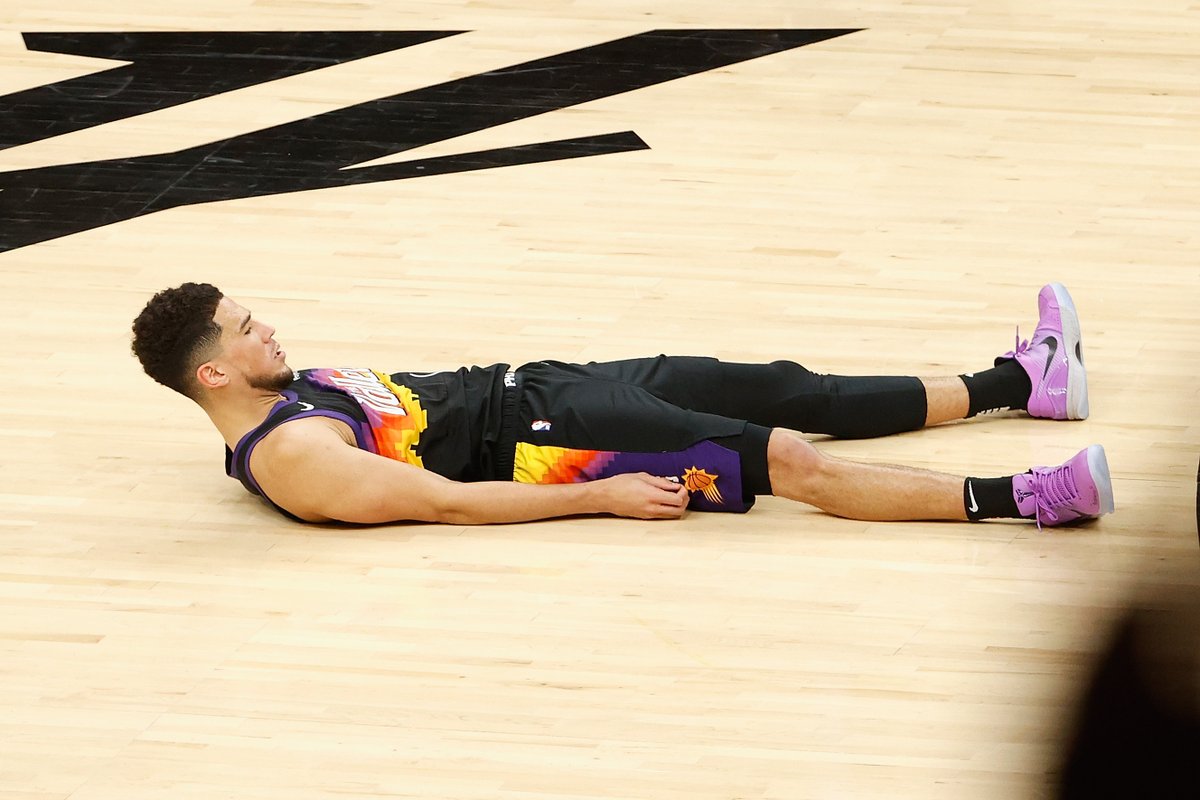 NBAspain's tweet photo. Mood: @DevinBook 

#NBASundays https://t.co/yMEomQDd7l