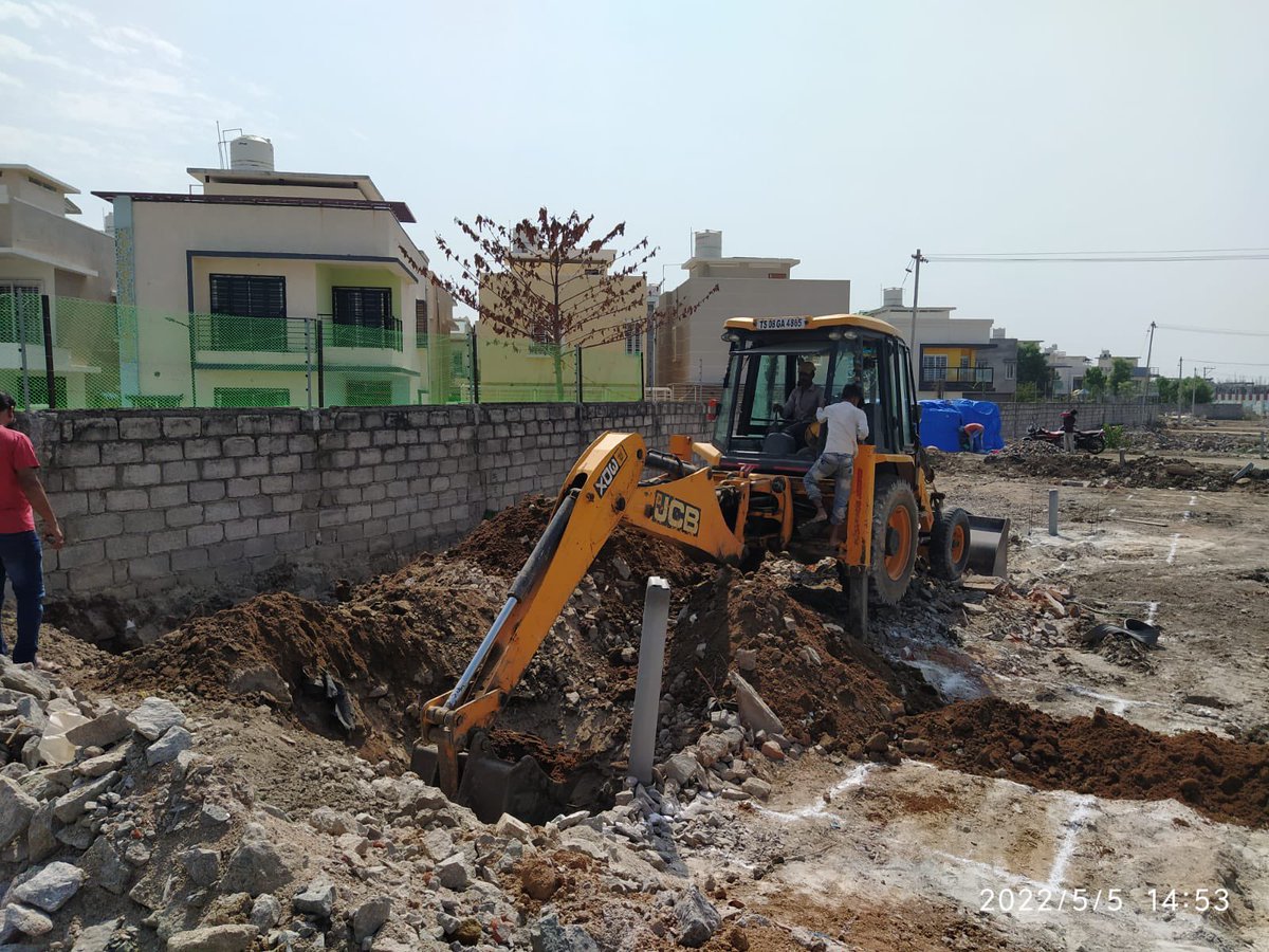 ramusurneni's tweet photo. @CommissionrGHMC dear sir, new venture is being developed on north of SYMPHONY circle 22, without leaving set back to our compound wall. Please take action. https://t.co/FnIvVyz5Eq