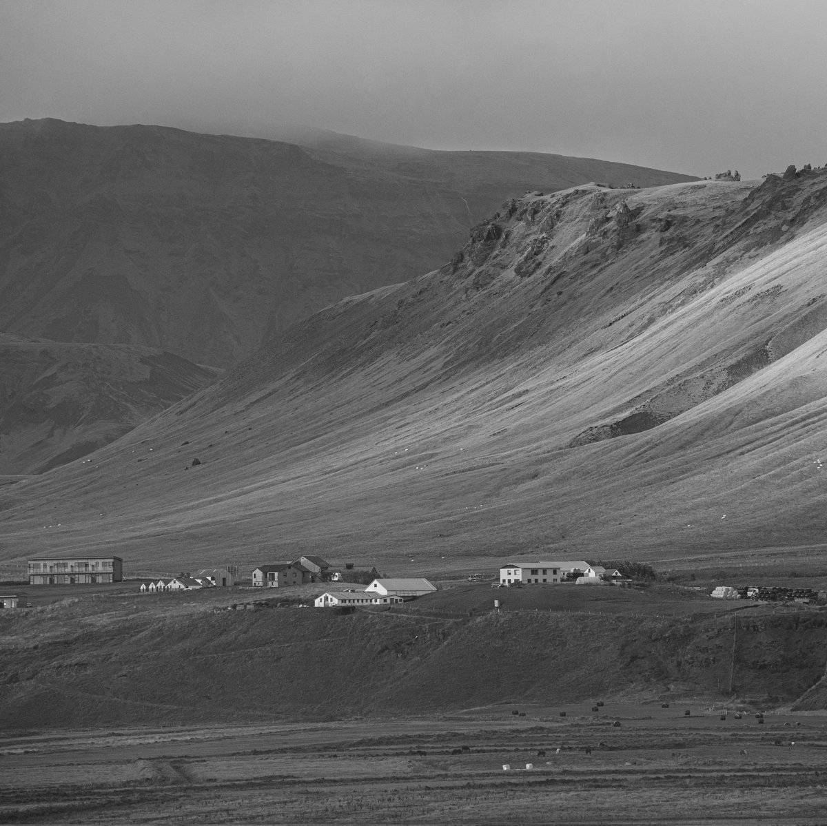 slava_haidei's tweet photo. #iceland #mountain #landscape #bnw #bnwmood #bnwphotography #landscapephotography #nature https://t.co/UFptObiuWV