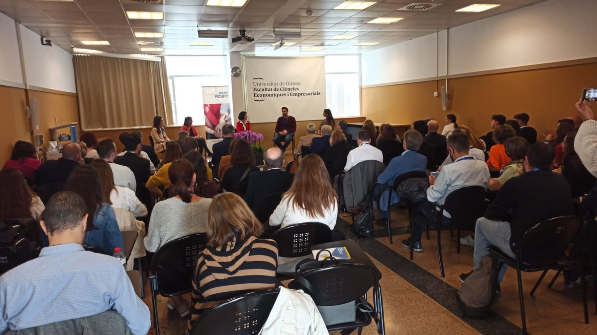 UdGCJE's tweet photo. Taula d'experiències Emprenedores a la I Mostra d'Emprenedoria Universitària https://t.co/sxU2fV1Rjo