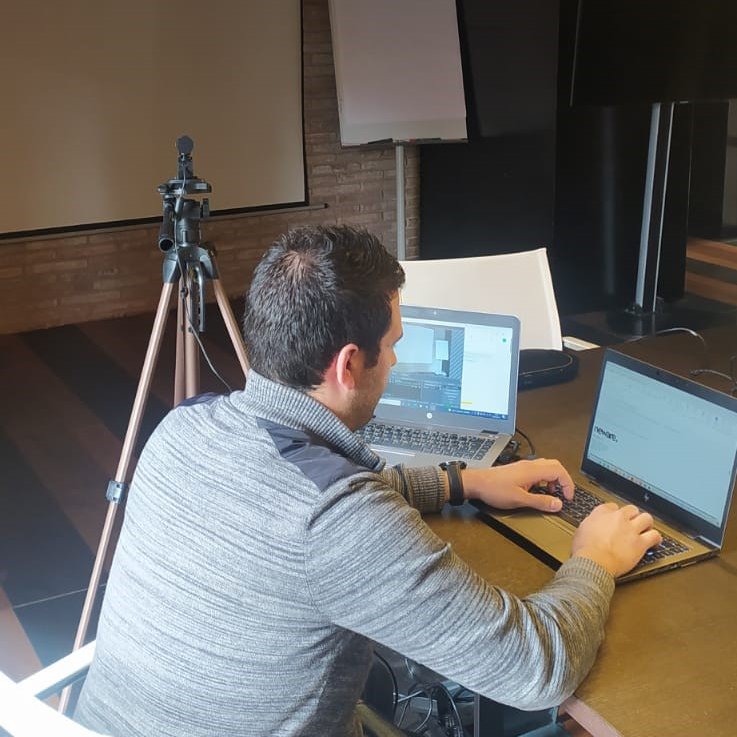NetworkiaBC's tweet photo. En Networkia Portal del Ángel, hoy hemos tenido un acto con streaming. 

Nuestras salas están preparadas con todo el material necesario para nuestros clientes. 

#streaming #salas #reuniones #networkia #flexoffice https://t.co/wBLMoBgwMx