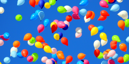 Loopbaangroep's tweet image. Het is feest! 🎉🥳 Vandaag staan we stil bij de waarde van vrijheid, democratie en mensenrechten. Deze vrijheid is belangrijk om keuzes te maken en een Leven Lang Ontwikkelen mogelijk te maken. We wensen je een prachtige en feestelijke dag toe!
#bevrijdingsdag #feest #werkgeluk