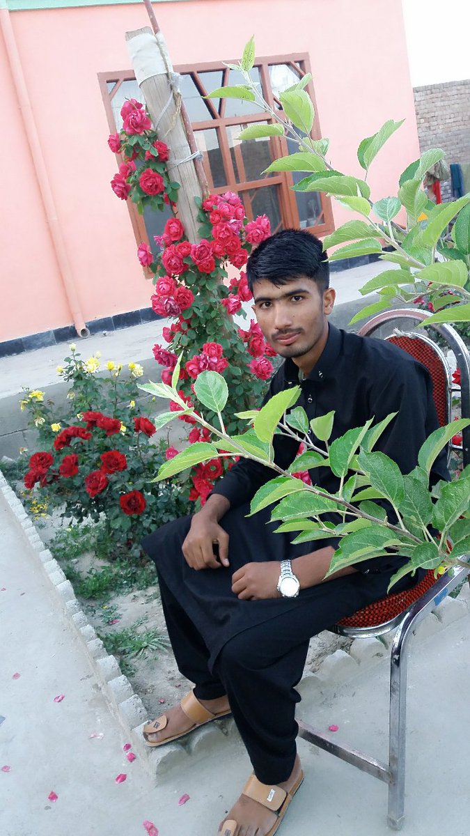 RomalReal's tweet image. ستا فرمايش وه ما پوره کړ.
توری جامی په اوړی چا اغوستی دينه.
😍😍😍🌹