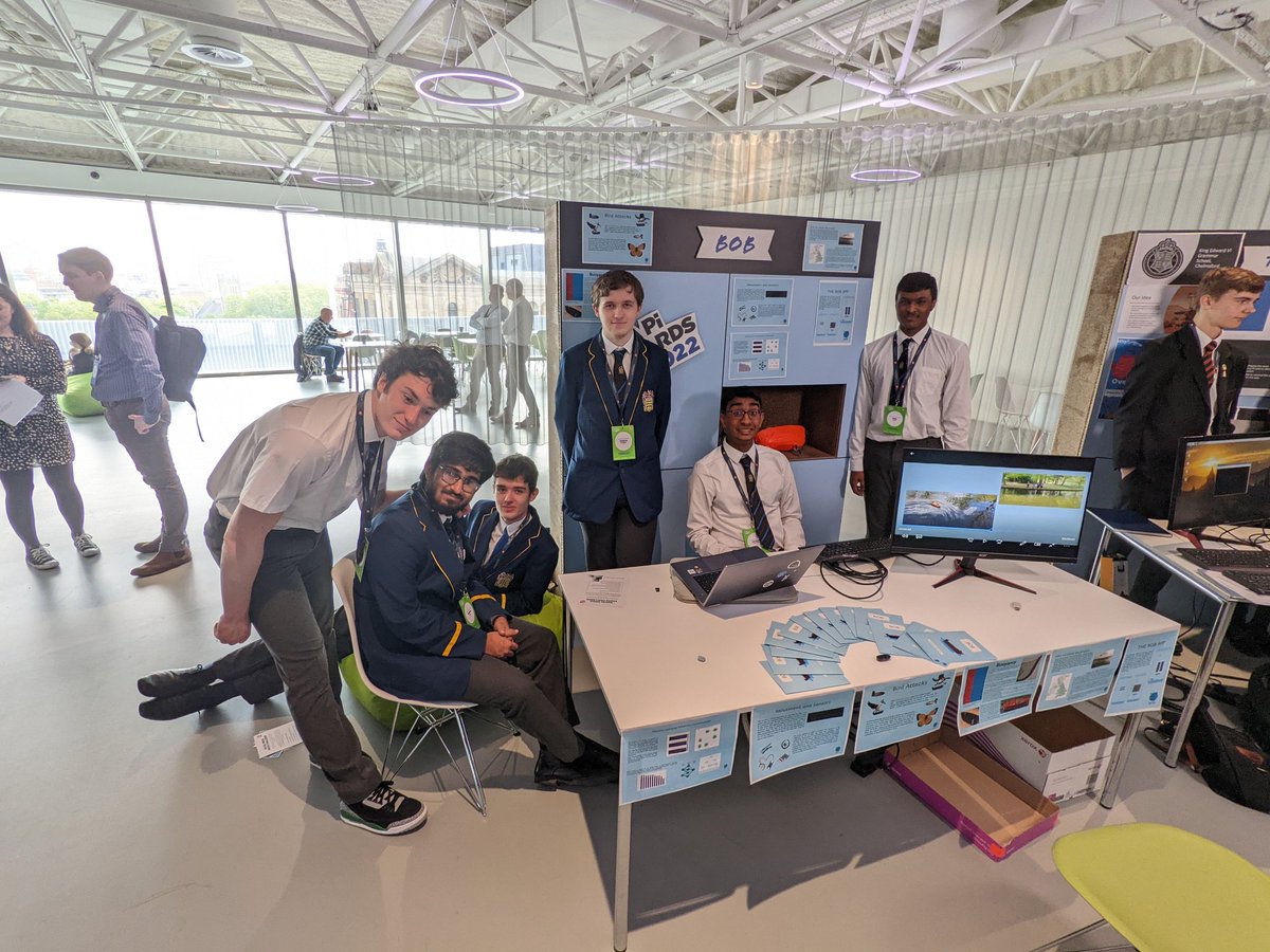 BOBPi69's tweet photo. #PAPIAwards22
@PA_RaspberryPi 
Team photo time https://t.co/QMsZmjNI7K