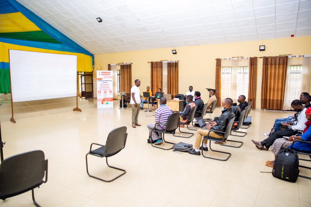 iHuzoRwanda's tweet photo. #JustIn:
This Thursday, #iHuzo has started a two day training for digital services agents in @RusiziDistrict. After this training, #iHuzo in partnership with @RusiziDistrict will launch the first #DigitalServiceCenter in the district.
@RCRUSIZI
@AFRwanda @rwictchamber https://t.co/uuuzHNvFUi