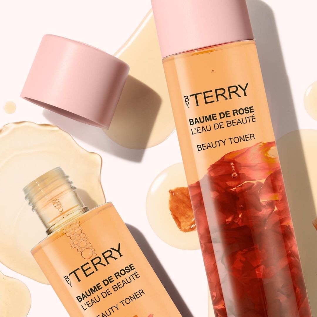 Metrocosmetics's tweet photo. Looking to treat Mom this Mother's Day? We’ve got you! The By Terry Baume de Rose collection makes the perfect luxurious gift for any skincare lover.
The question is, which product to choose? 😍💜
#MetroCosmetics #ByTerry #Skincare #MothersDay https://t.co/tJlrydKARA
