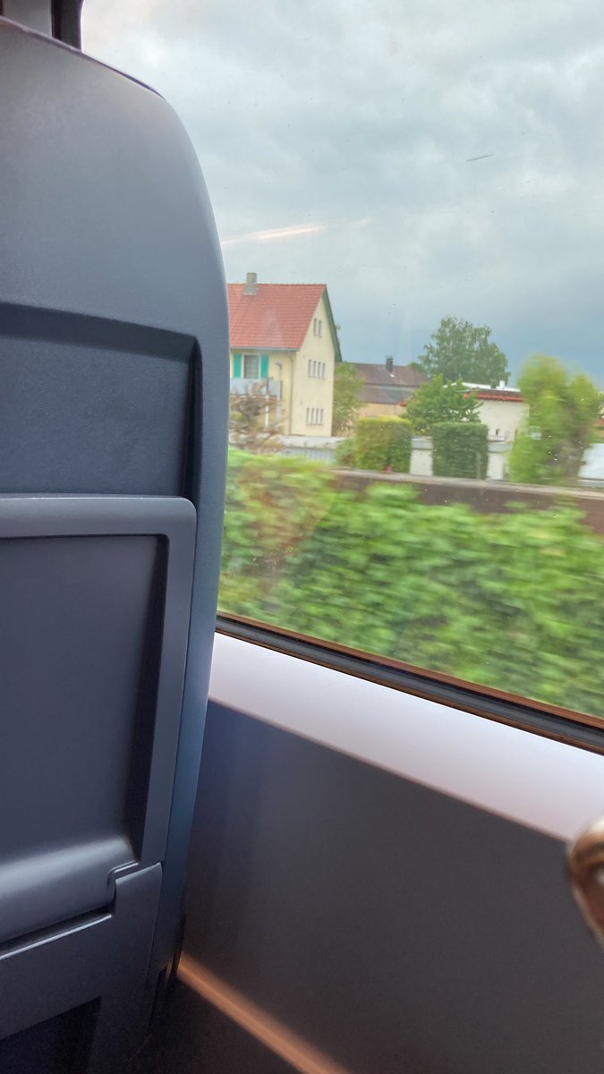 LouaneAddicted's tweet image. On the way 💪🏽 
10hours just for you @louane 
#louaneencouleurs 😍♥️