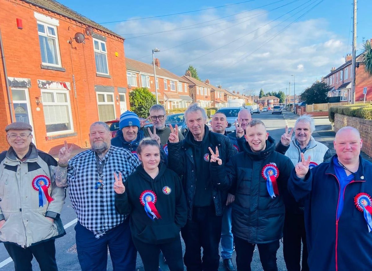 SamjLondon's tweet image. Mugs-R-US Posted To @telegram by hate group #BritianFirst. The Führer #paulgolding’s "New Model Army" of #Nazi door knockers are out and about in a neighborhood near you. #AshleaSimon-aka-@ashlea_robyn #England #London #Racist #Wales #Islamophobia #Scotland