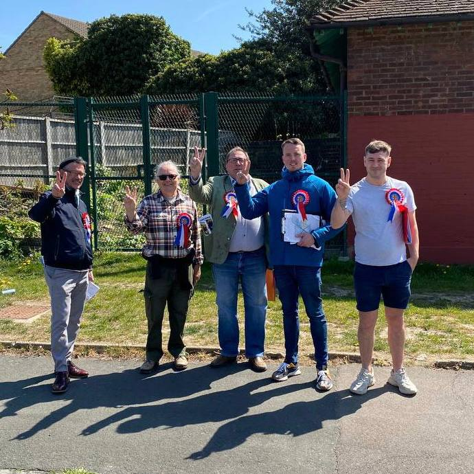 SamjLondon's tweet image. Mugs-R-US Posted To @telegram by hate group #BritianFirst. The Führer #paulgolding’s "New Model Army" of #Nazi door knockers are out and about in a neighborhood near you. #AshleaSimon-aka-@ashlea_robyn #England #London #Racist #Wales #Islamophobia #Scotland