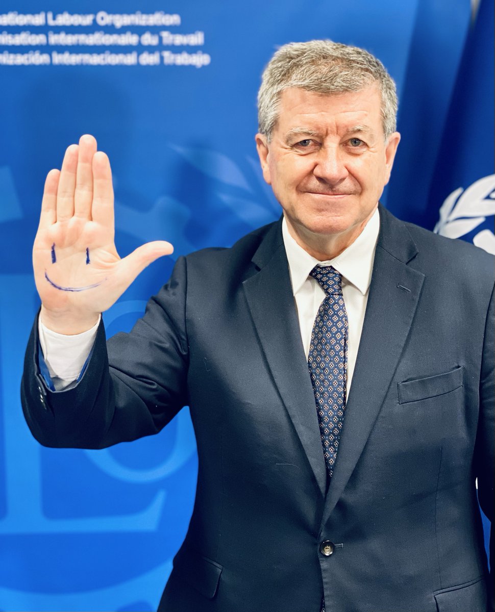 I raise my hand for a world without child labour.

@ILO works with its partners around the world and is determined to meet the #SDG target to eliminate child labour by 2025.

Join the #RaiseYourHandForKids challenge and raise your hand to #EndChildLabour!

bit.ly/3MPSFim