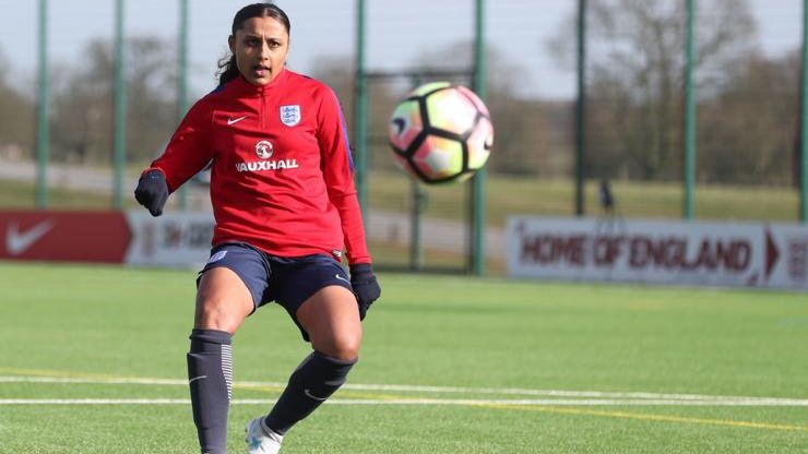 DevTrehan's tweet photo. Exclusive: Simran Jhamat weighs up Bristol City future⚽️

Simran scored on debut away @cpfc_w on the opening day of the @FAWomensChamp season and is the only Punjabi girl ever to score at competitive level for #England U17s⚽️🏴󠁧󠁢󠁥󠁮󠁧󠁿🇮🇳🦁

https://t.co/zYIQ8GTxUW

 #BristolCity🔴#FAWC https://t.co/bvEXPWNKdt