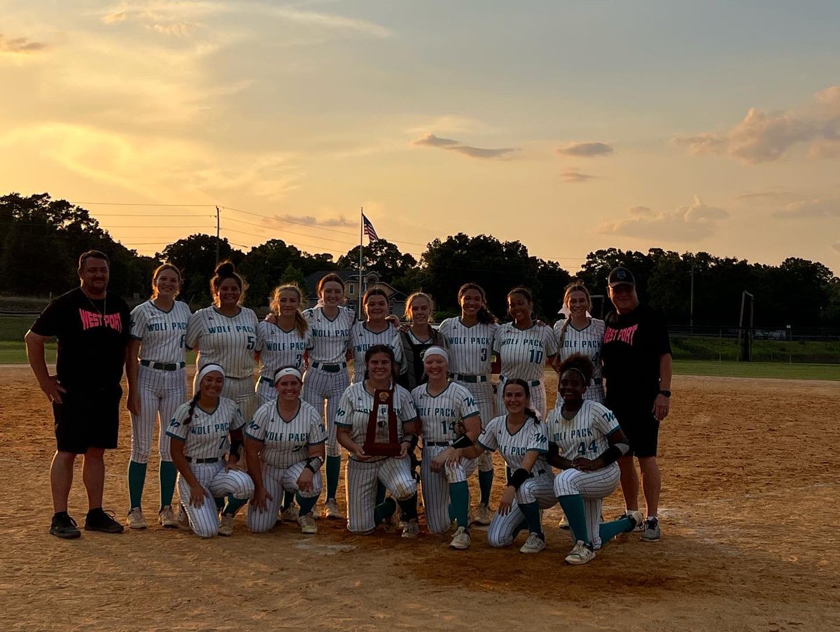 Congrats Lady Wolf Pack on your W vs FPC. District Champs!  <a href="/chadefrazier/">Chad Frazier</a> @LivengoodDC