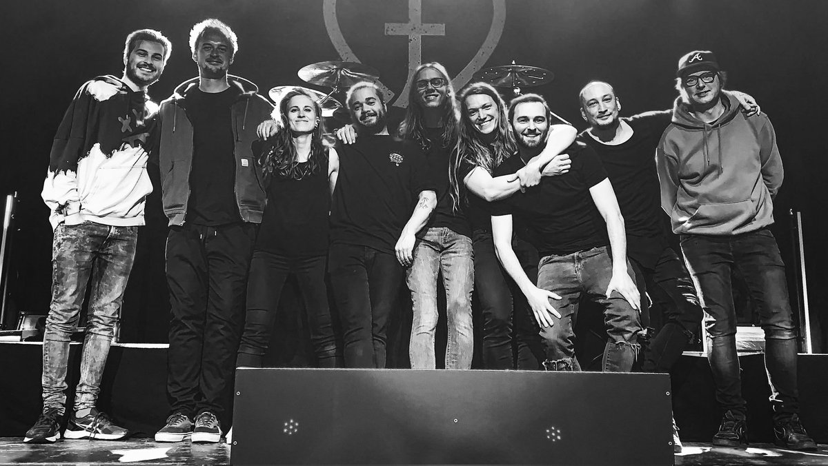 PearDavid's tweet image. With Dear Mother crew during our pre production day ❤️
How many faces would you recognise? 😏