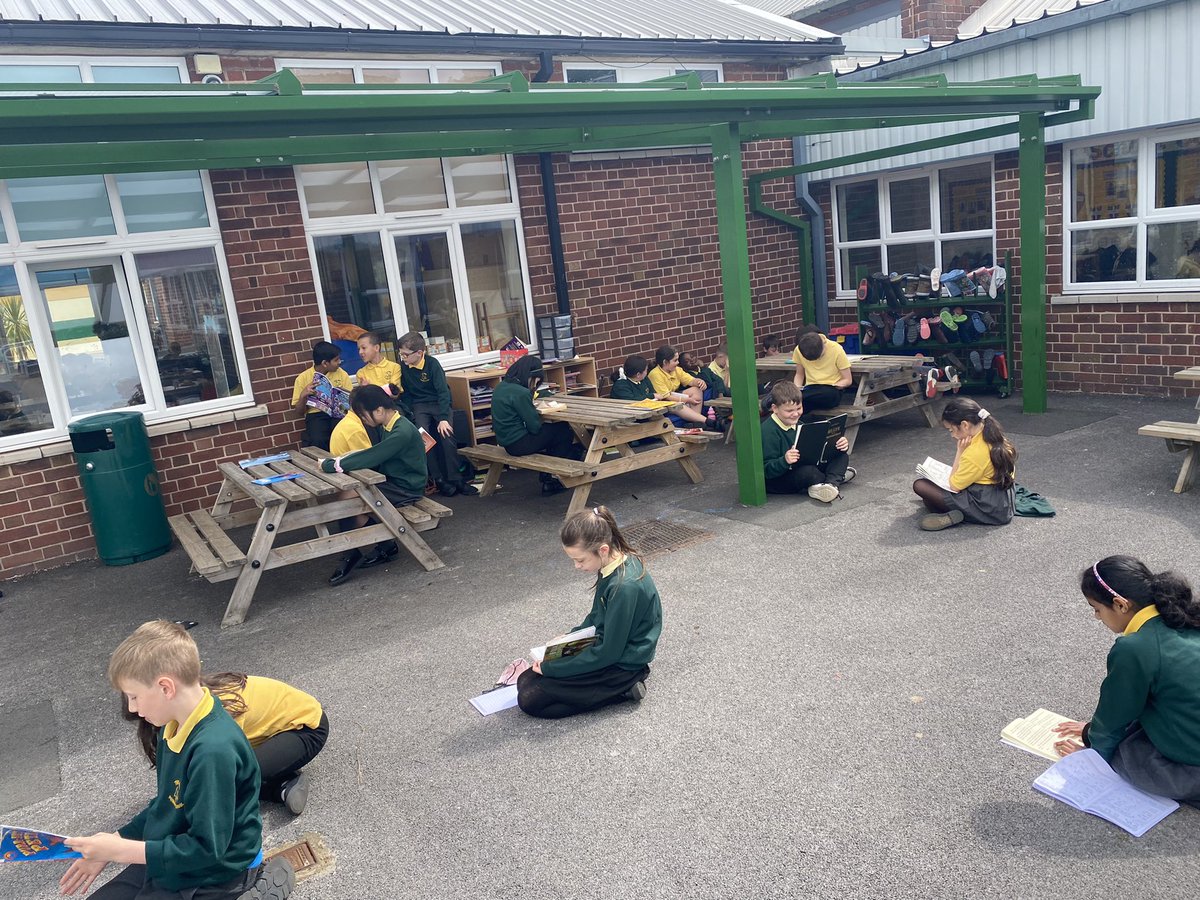 firsprimarysale's tweet photo. #Year5JB catching some rays and sharing stories doing Reading for Pleasure outside https://t.co/abLF0h9kLH