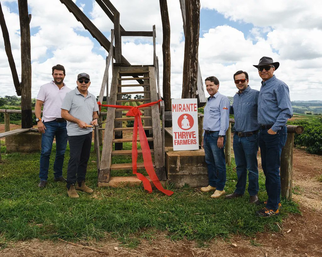 thrivefarmers's tweet photo. A New Perspective
.
Brazil is so big, and the coffee fields are so large, that farms have towers to help give farmers a greater perspective. Fazenda São Paulo dedicated a tower to Thrive Farmers: a new perspective to see impact in Brazil. #TogetherCultivatingGood https://t.co/ag42UmO7OY