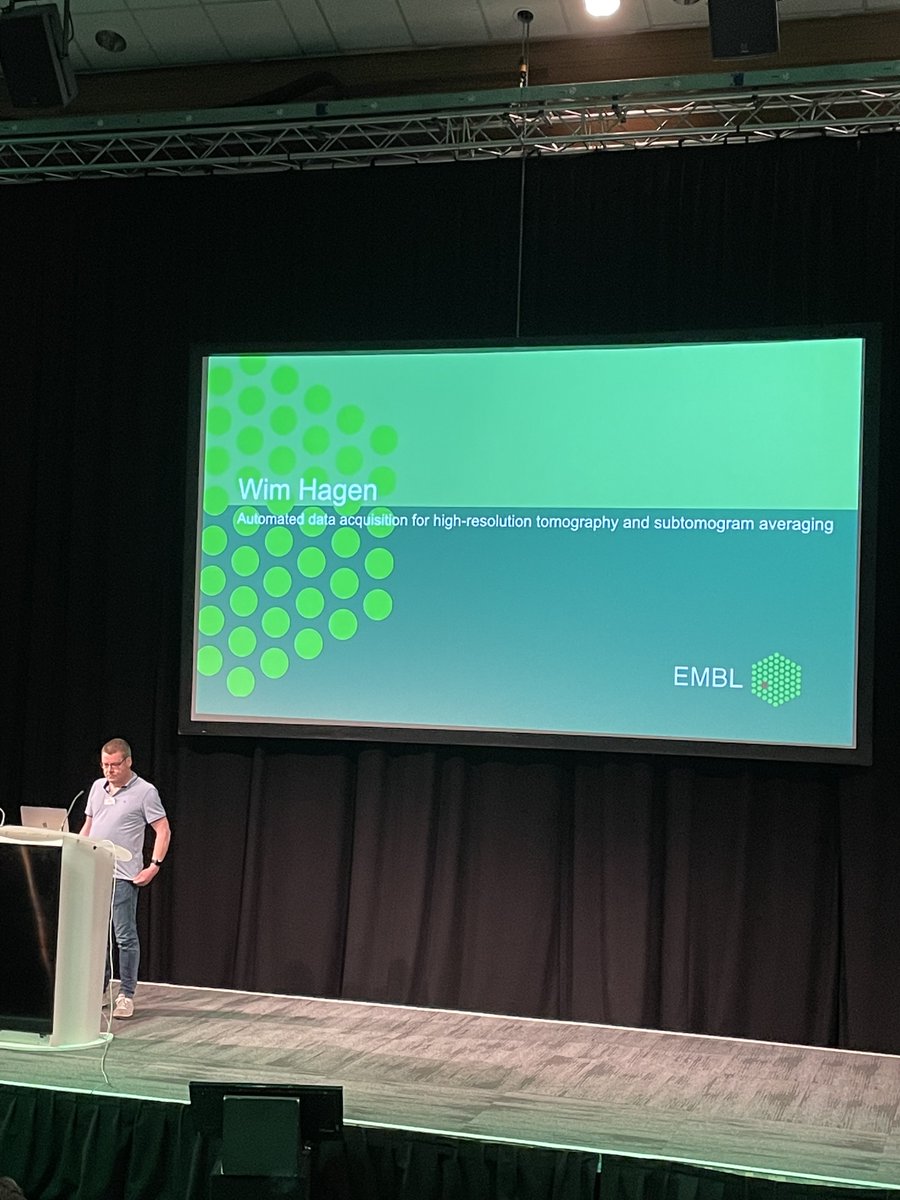 EMDB_EMPIAR's tweet photo. The problems and solutions for Tomography data collection presented by @wimjhh from @embl at #ccpemss this morning! #SameOrganisationDifferentSite #GoTeamTomo #FIB_TheWorld https://t.co/SqsZWpzT53